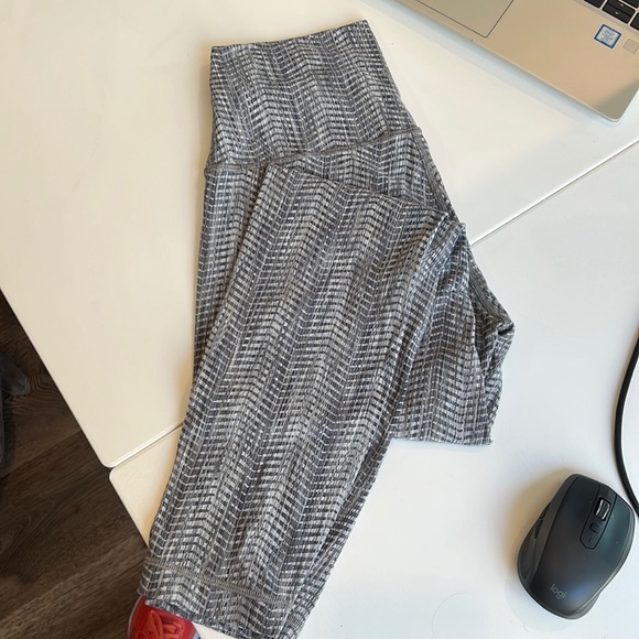 Lululemon Wunder Under - Picture 10 of 16